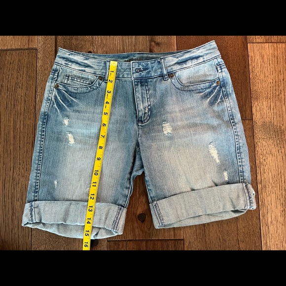 Michael Kors distressed jean shorts size 0 - Picture 4 of 7